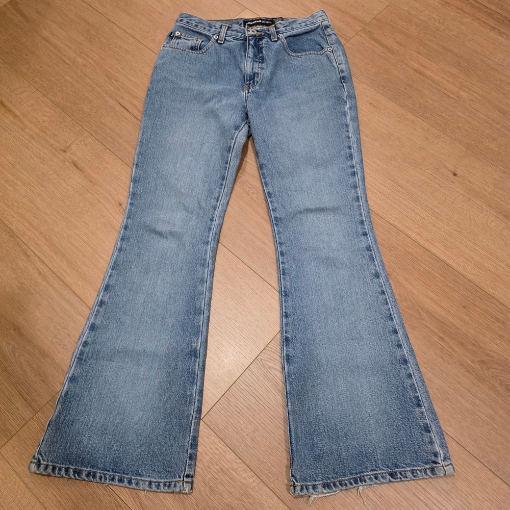 Express Jeans 26x28 Extreme Flare Light Wash Denim Y2K Low Rise 3/4 S 90s Y2K